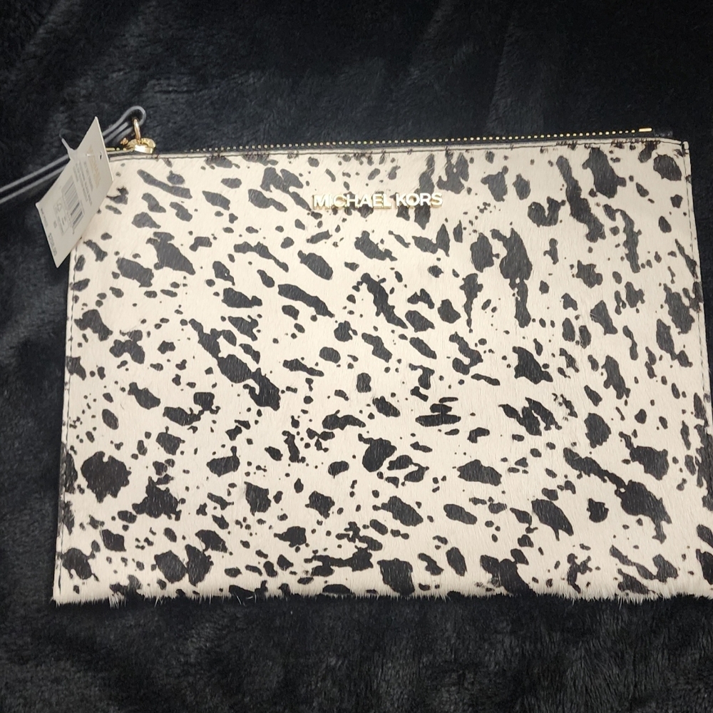 Michael kors wristlet